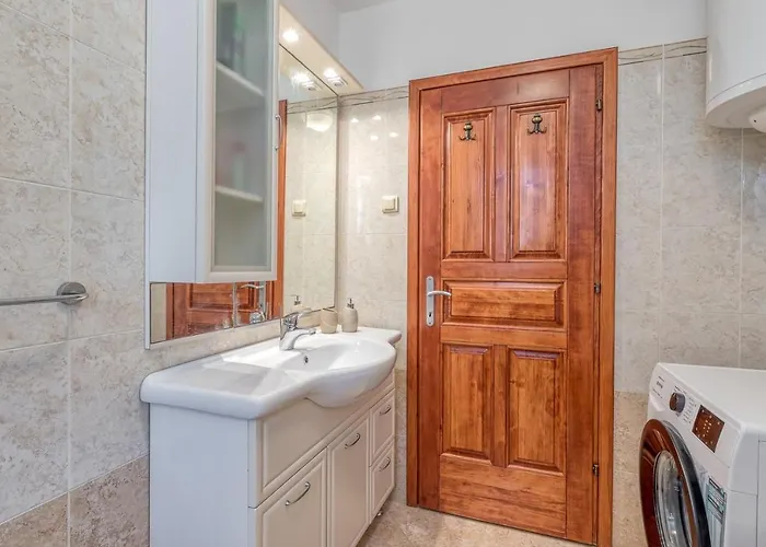 Апартаменти Oliva Radmani *