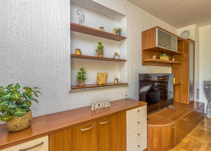 Lejlighed Oliva Radmani