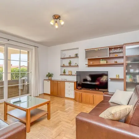 Oliva Radmani * Πόρετς